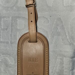 Louis Vuitton Beige Leather Bag Tag